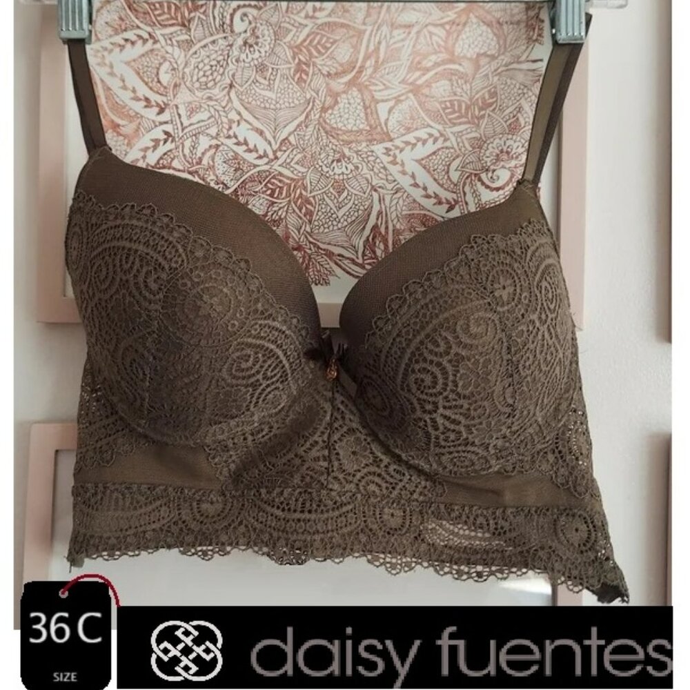 ⭐️ 5/$30 Daisy Fuentes bra, 36C, olive green